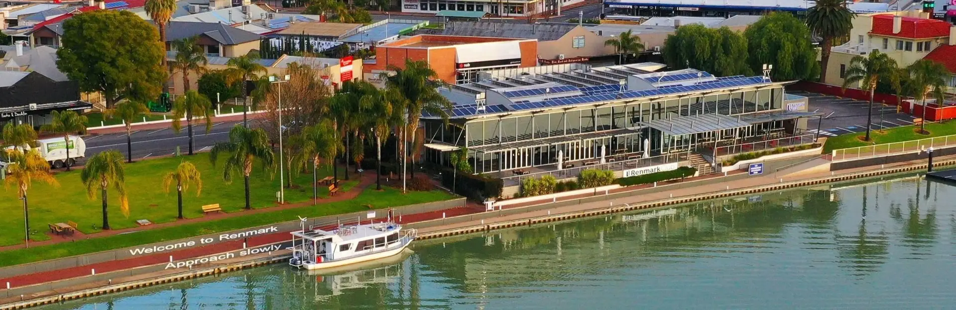 Renmark Houseboats - Houseboat holiday on the Murray River South Australia