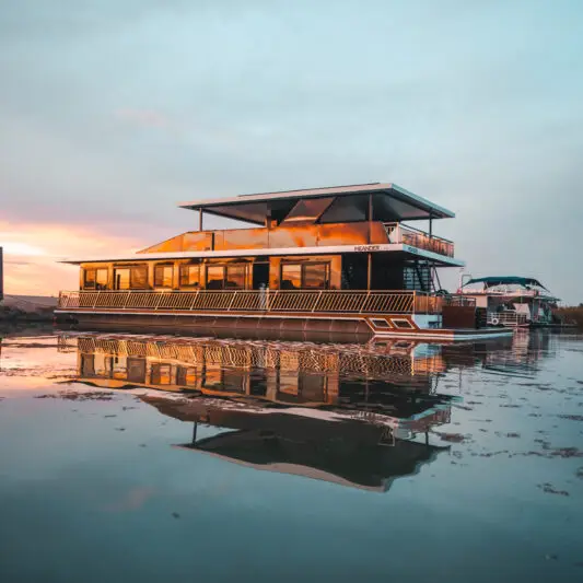 Meander Houseboat A7407602