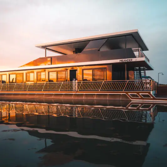 Meander Houseboat A7407607