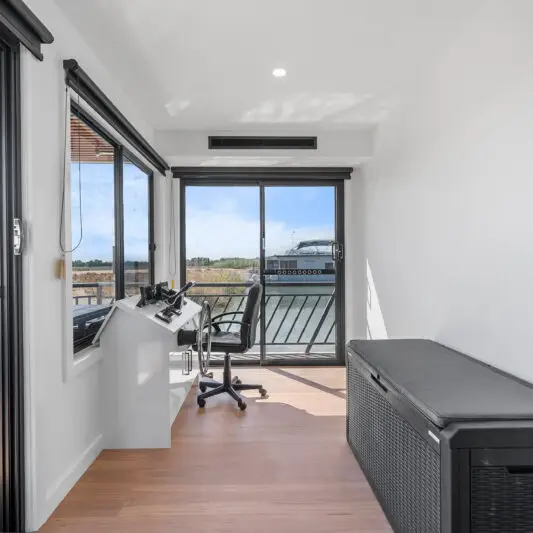 Meander Houseboat A7407618