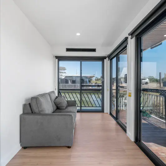 Meander Houseboat A7407625