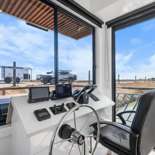 Meander Houseboat A7407640