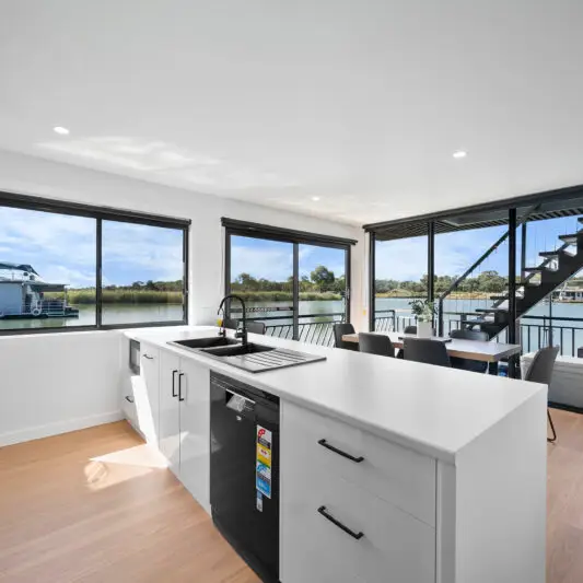 Meander Houseboat A7407664