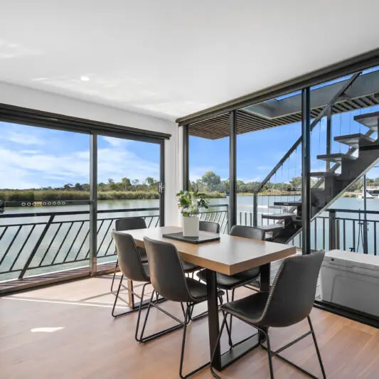 Meander Houseboat A7407676