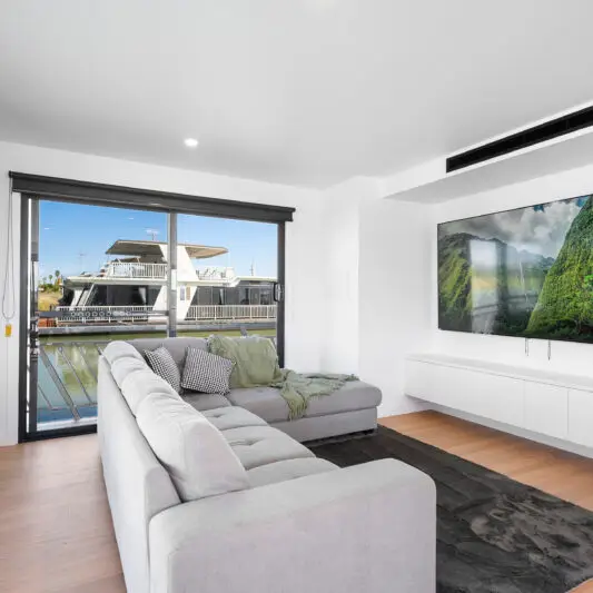 Meander Houseboat A7407680