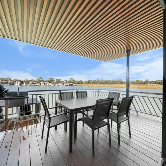 Meander Houseboat A7407702