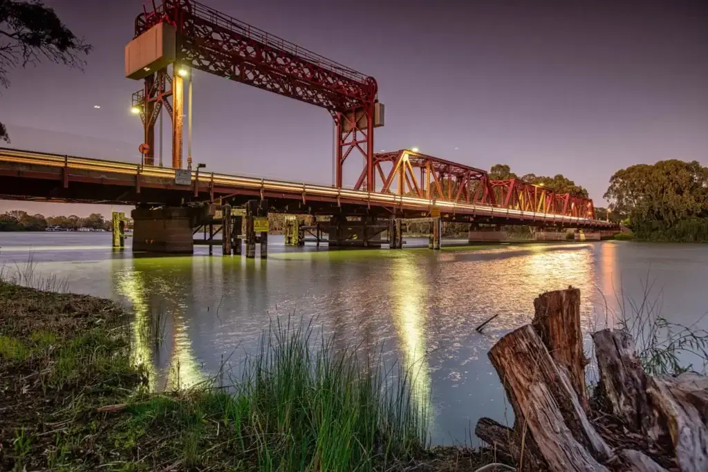 Paringa Bridge - What to do on the Murray