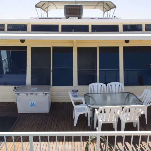 10. Cocktails & Dreams - Renmark Houseboats © 2025