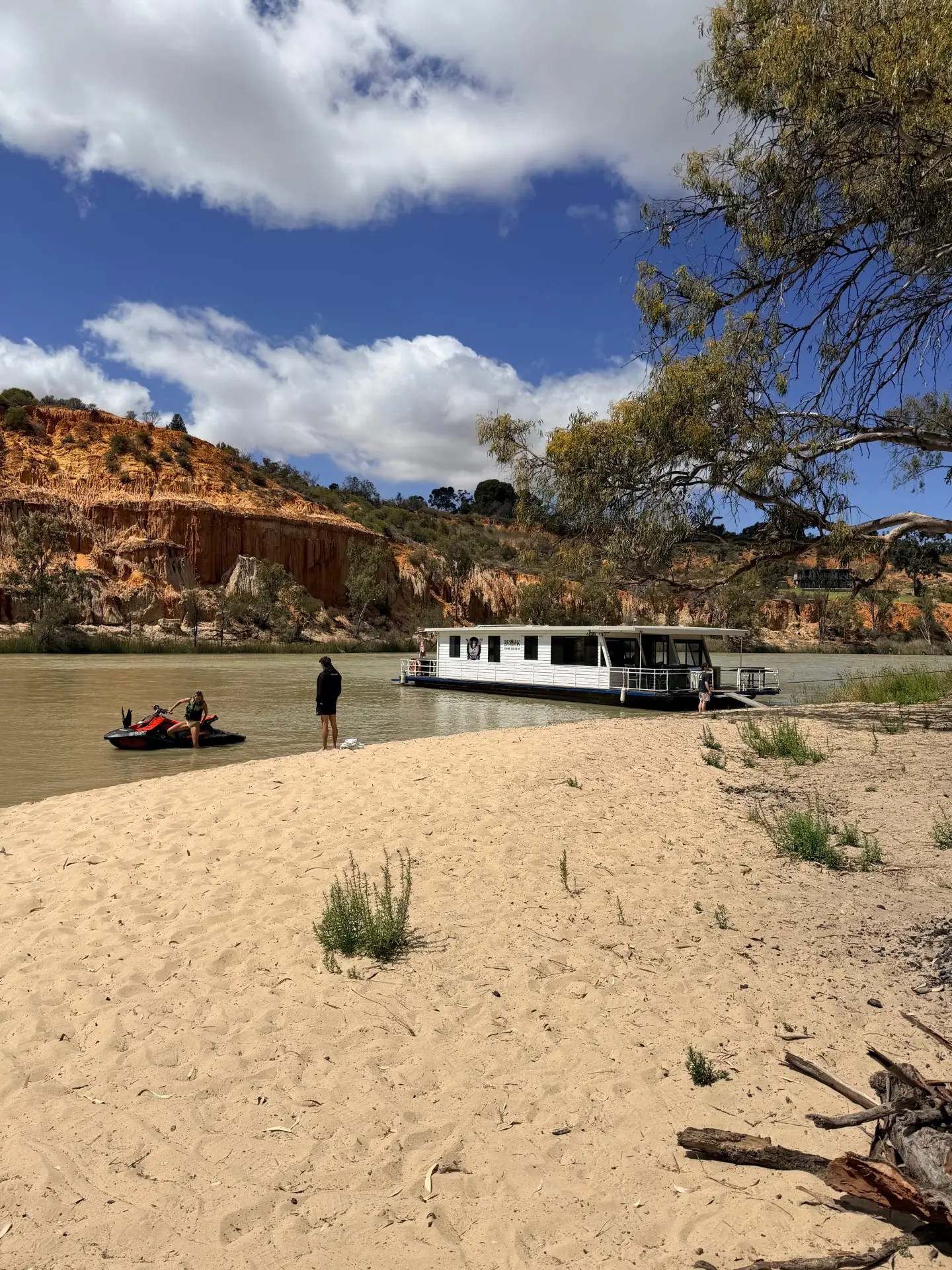 Renmark Houseboats - Houseboat holiday on the Murray River South Australia
