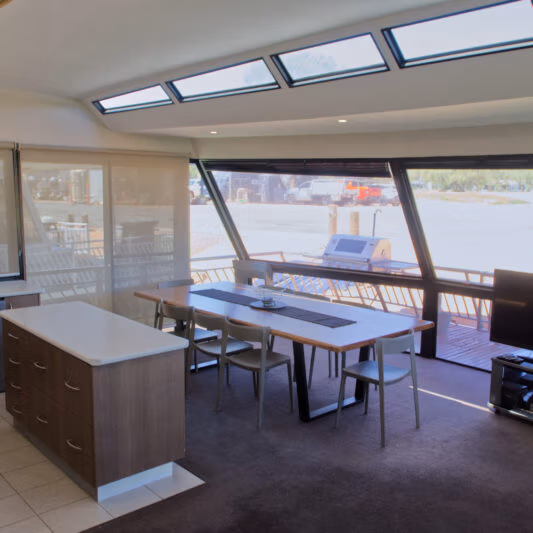 Riverstar - Renmark Houseboats © 2026.03