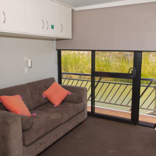 Riverstar - Renmark Houseboats © 2026.06