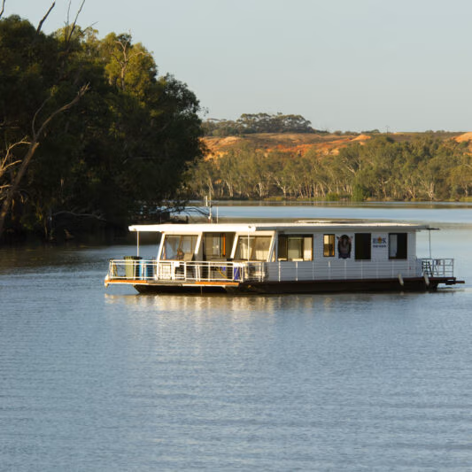 00b. Osprey Main – Renmark Houseboats © 2026