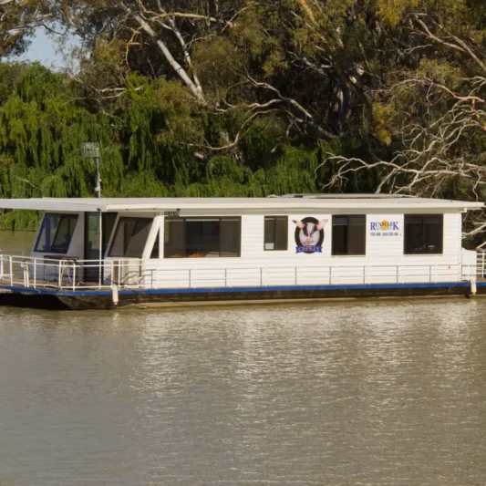 01. Osprey - RenmarkHouseboats©