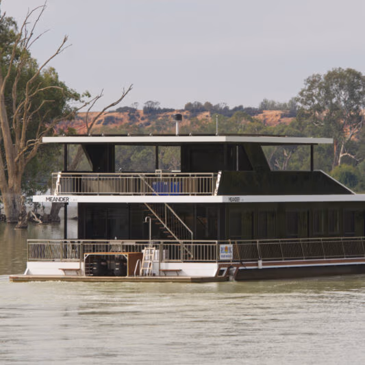02. Meander - Renmark Houseboats © 2026