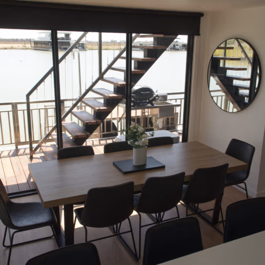 04. Meander - Renmark Houseboats © 2026