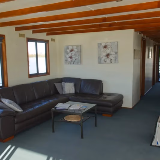 05. Osprey - RenmarkHouseboats©
