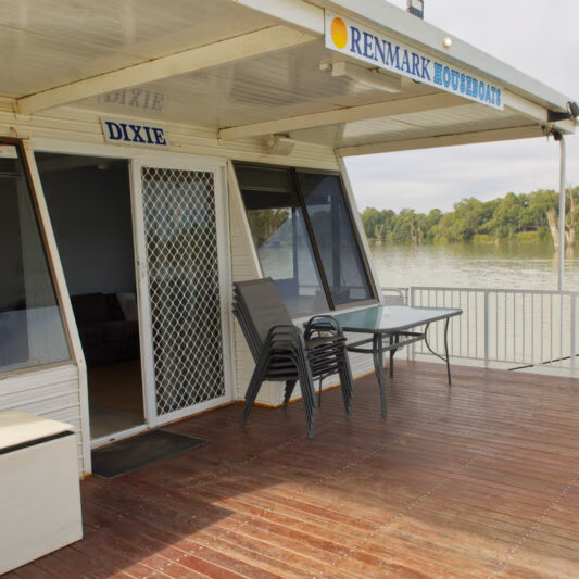 11. Dixie - Renmark Houseboats © 2026