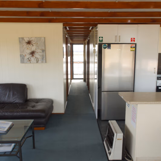 11. Osprey – Renmark Houseboats © 2026